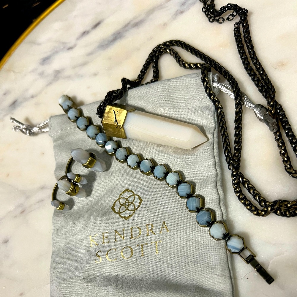 Kendra Scott In White Banded Agate/antique set